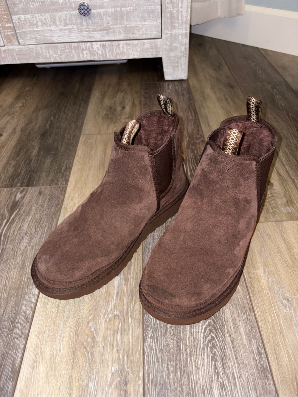 UGG Men's Dark Brown Suede Chukka Boots